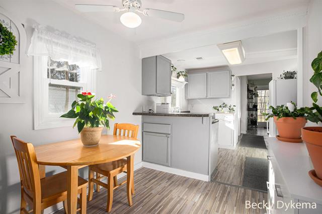 Builiding view seven for 5738 Mount Vernon, Portage, MI. 49024