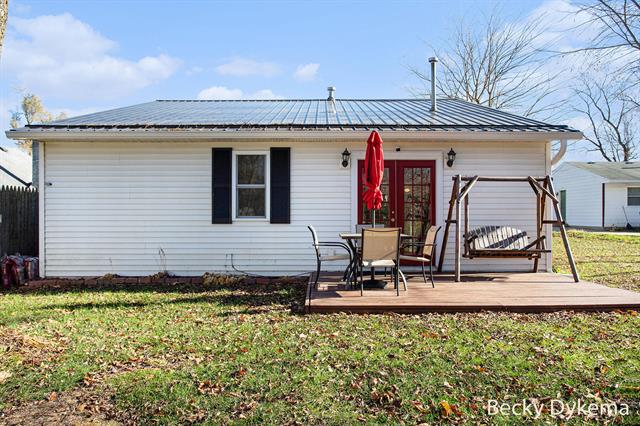 Builiding view sixteen for 5738 Mount Vernon, Portage, MI. 49024