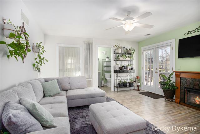 Builiding view three for 5738 Mount Vernon, Portage, MI. 49024