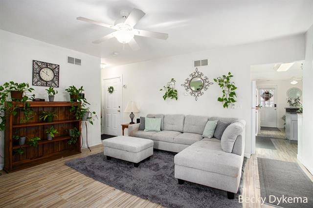 Builiding view two for 5738 Mount Vernon, Portage, MI. 49024