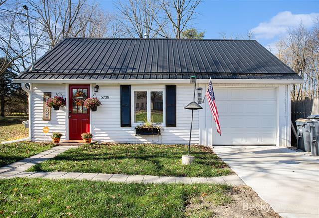 front view for 5738 Mount Vernon Avenue, Portage, Mi. 49024