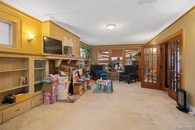 Builiding view five for 2484 Chicago, Detroit, MI. 48206