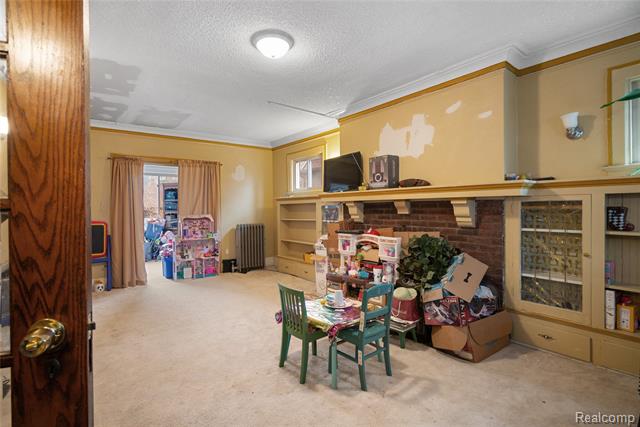 Builiding view six for 2484 Chicago, Detroit, MI. 48206