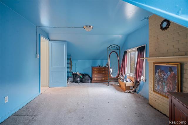 Builiding view sixteen for 2484 Chicago, Detroit, MI. 48206