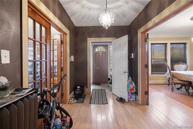 Builiding view three for 2484 Chicago, Detroit, MI. 48206