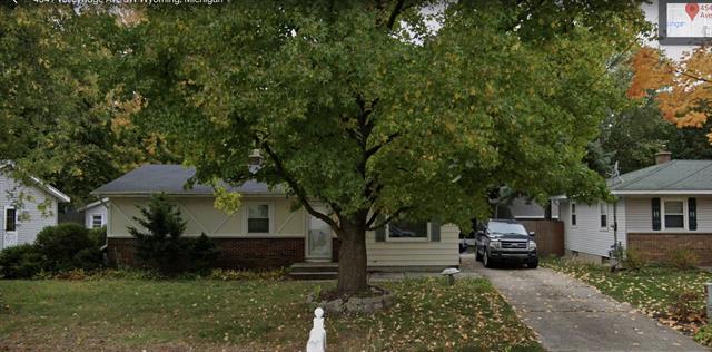 front view for 4549 Valleyridge Avenue Sw, Wyoming, Mi. 49519