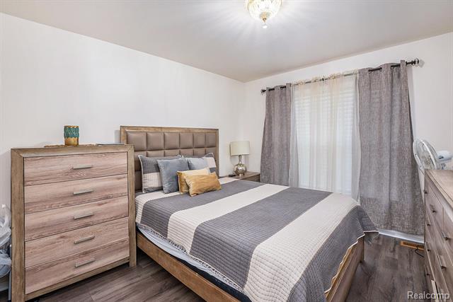 Builiding view eighteen for 5477 Victory, Sterling Heights, MI. 48310