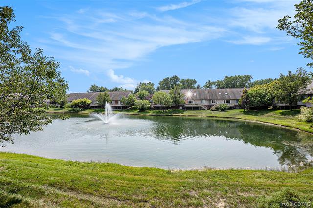 Builiding view four for 5477 Victory, Sterling Heights, MI. 48310