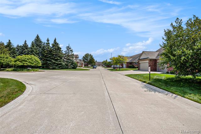 Builiding view one for 5477 Victory, Sterling Heights, MI. 48310