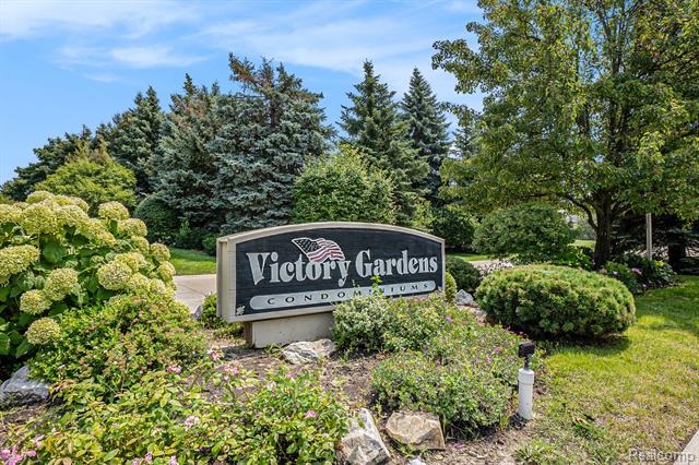 Builiding view thirty five for 5477 Victory, Sterling Heights, MI. 48310