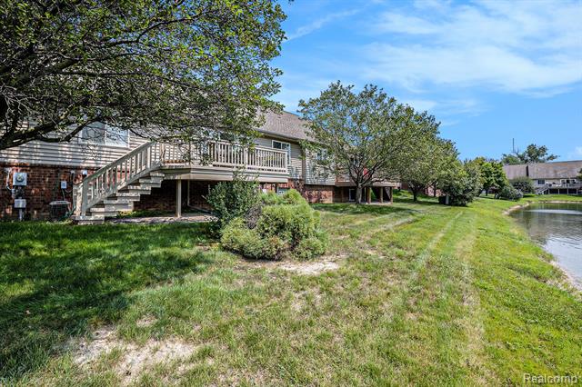 Builiding view thirty two for 5477 Victory, Sterling Heights, MI. 48310