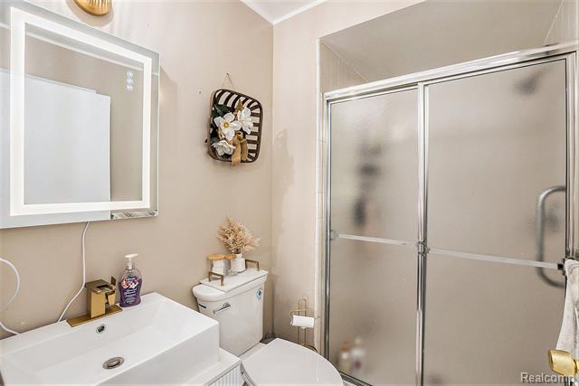 Builiding view twenty six for 5477 Victory, Sterling Heights, MI. 48310