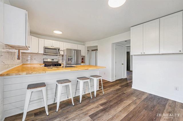 Builiding view nine for 2027 Joan, Grand Rapids, MI. 49505