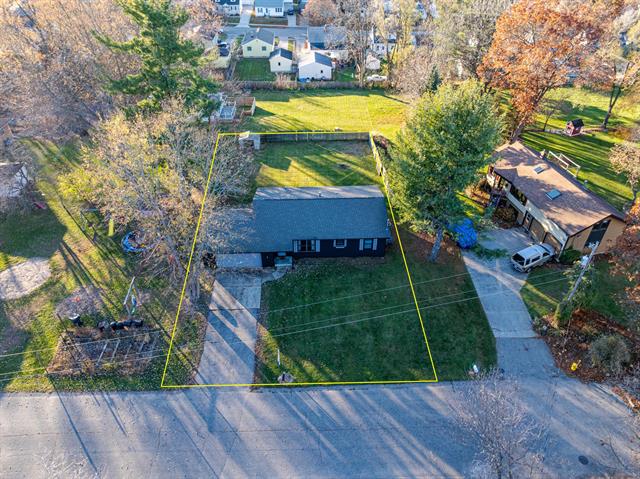 Builiding view twenty seven for 2027 Joan, Grand Rapids, MI. 49505