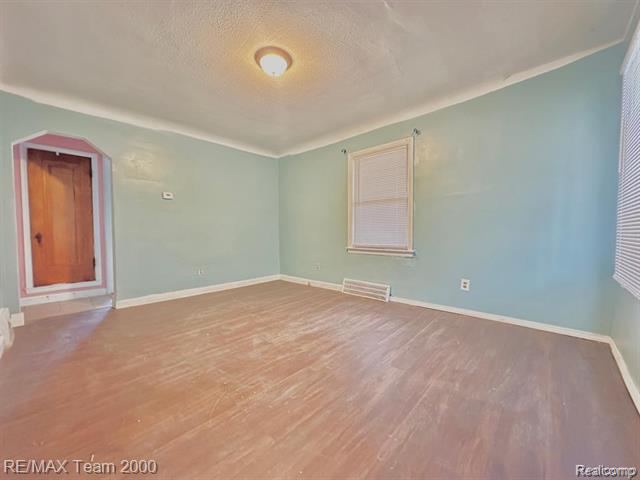 Builiding view one for 7725 Rosemont, Detroit, MI. 48228