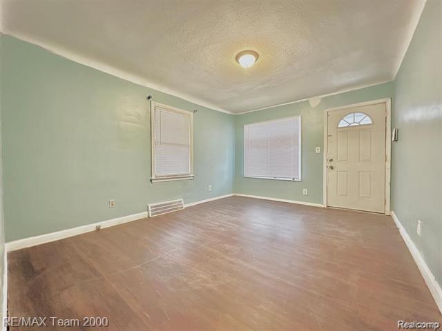 Builiding view two for 7725 Rosemont, Detroit, MI. 48228