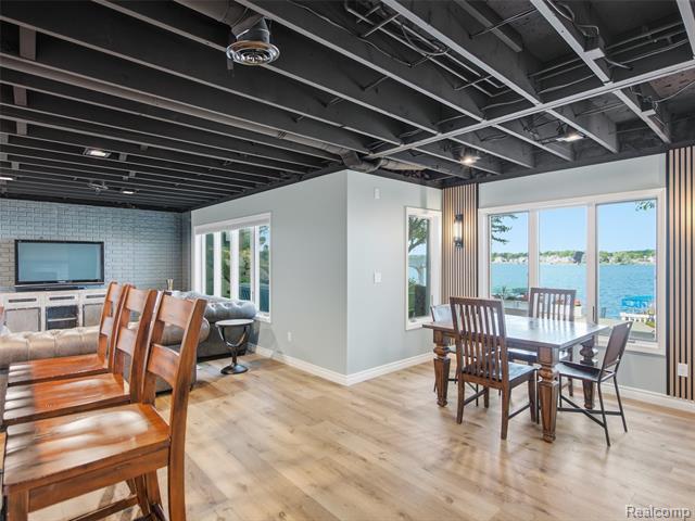 Builiding view forty eight for 12224 Mantawauka, Fenton, MI. 48430