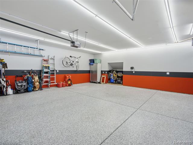 Builiding view seventy six for 12224 Mantawauka, Fenton, MI. 48430