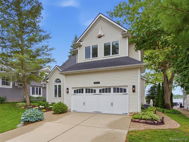 Builiding view sixty seven for 12224 Mantawauka, Fenton, MI. 48430