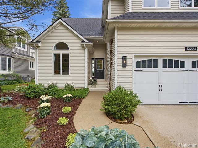 Builiding view sixty six for 12224 Mantawauka, Fenton, MI. 48430
