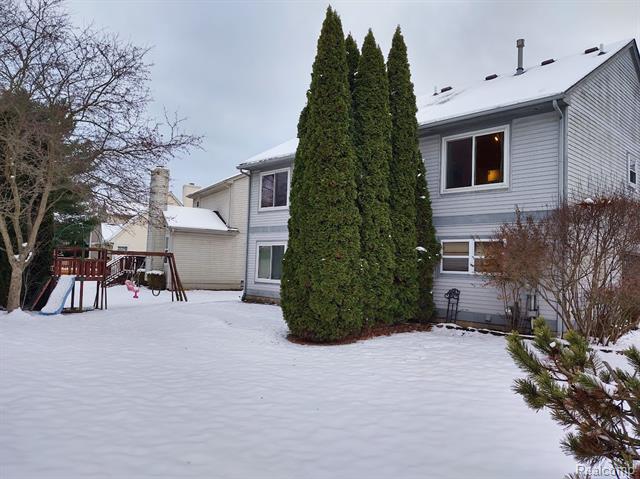 Builiding view eighteen for 1432 Pond View, Wixom, MI. 48393