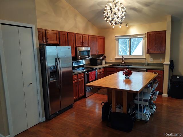 Builiding view five for 1432 Pond View, Wixom, MI. 48393