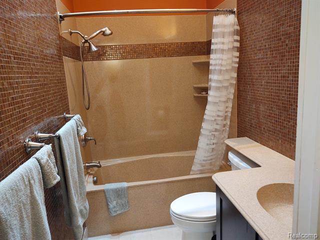 Builiding view six for 1432 Pond View, Wixom, MI. 48393