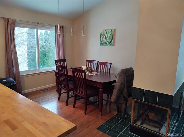 Builiding view two for 1432 Pond View, Wixom, MI. 48393