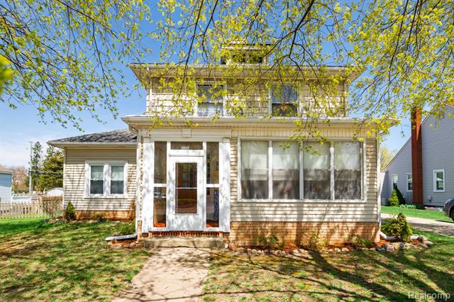 front view for 222 W Michigan Avenue, Clinton, Mi. 49236