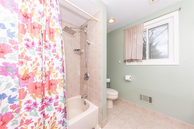 Builiding view twenty eight for 1470 Nightingale, Wixom, MI. 48393