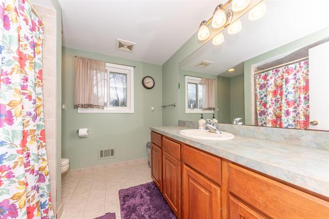 Builiding view twenty nine for 1470 Nightingale, Wixom, MI. 48393