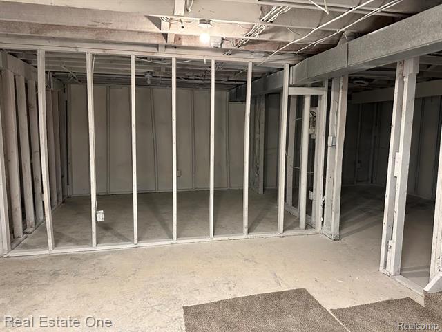 Builiding view eighteen for 1507 Transue, Burton, MI. 48509