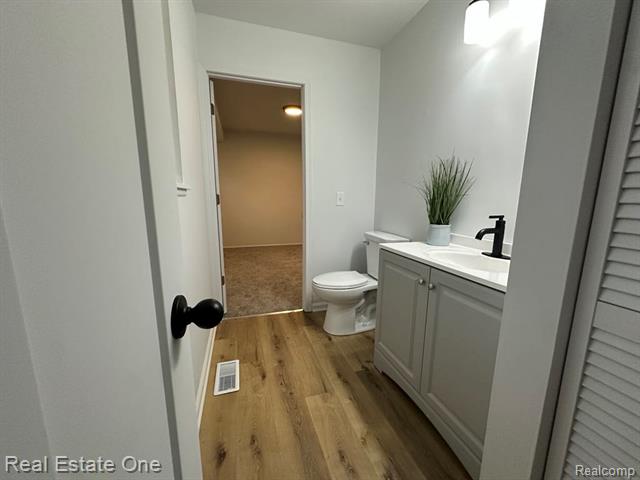 Builiding view sixteen for 1507 Transue, Burton, MI. 48509