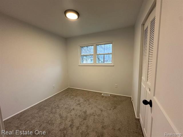 Builiding view ten for 1507 Transue, Burton, MI. 48509