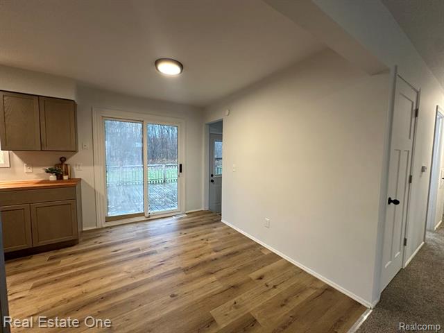 Builiding view three for 1507 Transue, Burton, MI. 48509