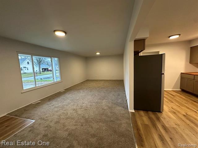 Builiding view two for 1507 Transue, Burton, MI. 48509