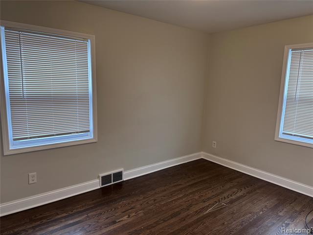 Builiding view eight for 8700 7 Mile, Detroit, MI. 48221