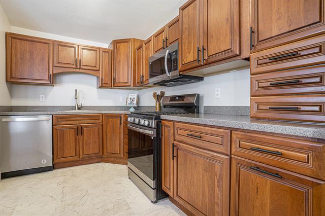 Builiding view five for 2962 Riverview, Muskegon, MI. 49445