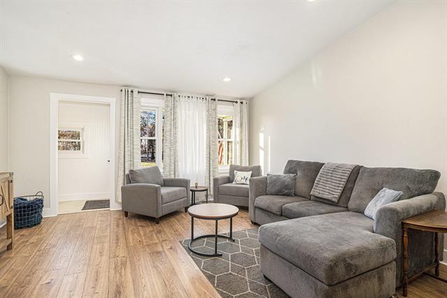 Builiding view four for 2962 Riverview, Muskegon, MI. 49445