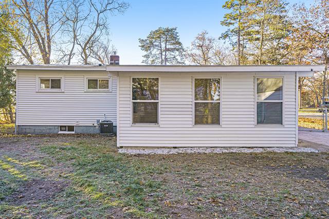 Builiding view sixteen for 2962 Riverview, Muskegon, MI. 49445