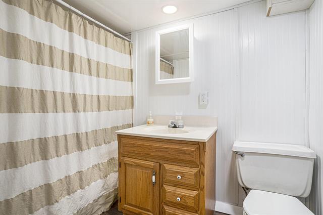 Builiding view thirteen for 2962 Riverview, Muskegon, MI. 49445