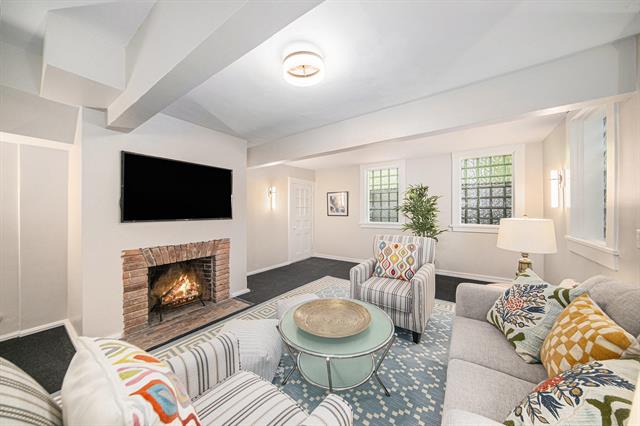 Builiding view fifty four for 809 Berkshire, Ann Arbor, MI. 48104