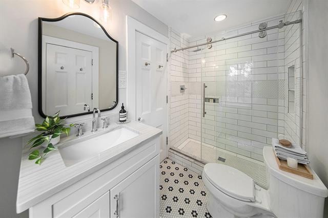 Builiding view forty four for 809 Berkshire, Ann Arbor, MI. 48104