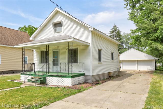 front view for 3047 Jackson Street, Saginaw, Mi. 48604
