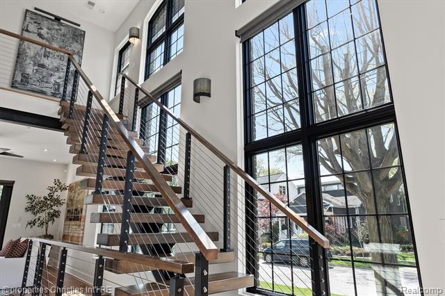 Builiding view twenty three for 850 Greenwood, Birmingham, MI. 48009