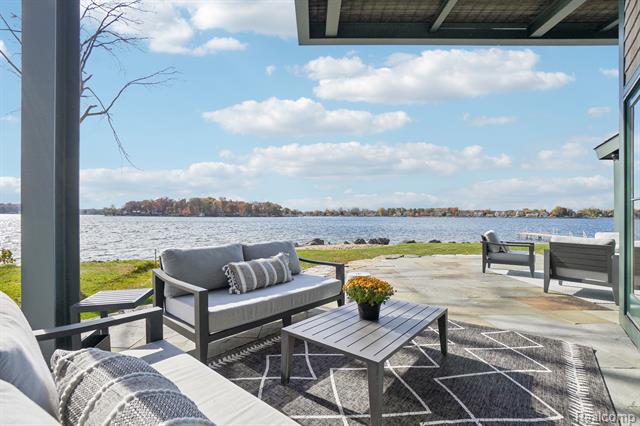 Builiding view fifty seven for 12410 Woodhull Landing, Fenton, MI. 48430