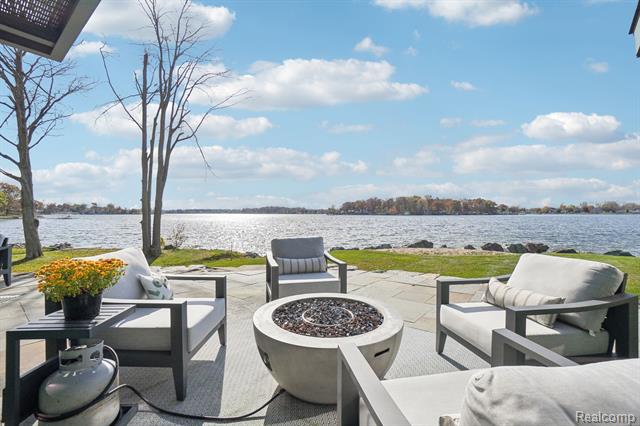 Builiding view fifty six for 12410 Woodhull Landing, Fenton, MI. 48430