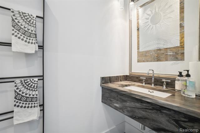 Builiding view forty nine for 12410 Woodhull Landing, Fenton, MI. 48430