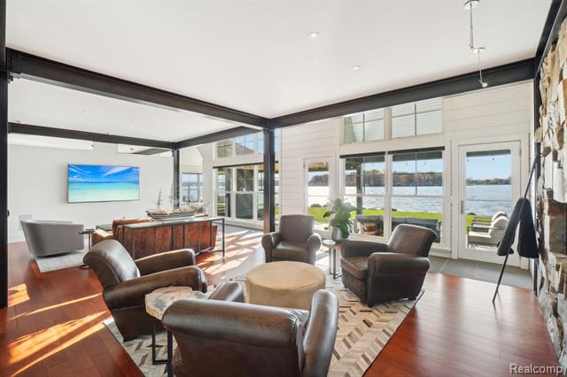 Builiding view four for 12410 Woodhull Landing, Fenton, MI. 48430