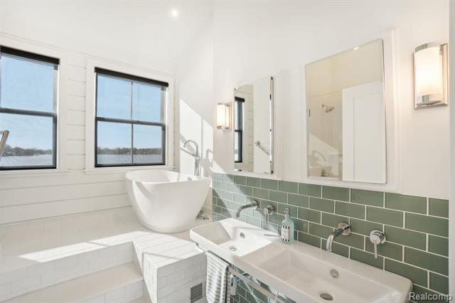 Builiding view thirty eight for 12410 Woodhull Landing, Fenton, MI. 48430